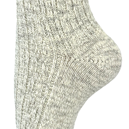 Damen und Herren Trachtensocken im modernen Landhaus-Stil mit  Hirschhornknopf– handgekettelte Naht – (grau)