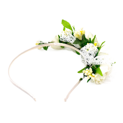 Blumen Haarreif "PRINCESS" halbseitig mit weißen Blüten und Schleifen - Haarschmuck